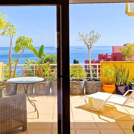 Апартаменти La Manzanera Sea View Penthouse